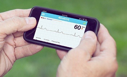 Met AliveCor wordt een smartphone een hartritme-monitor