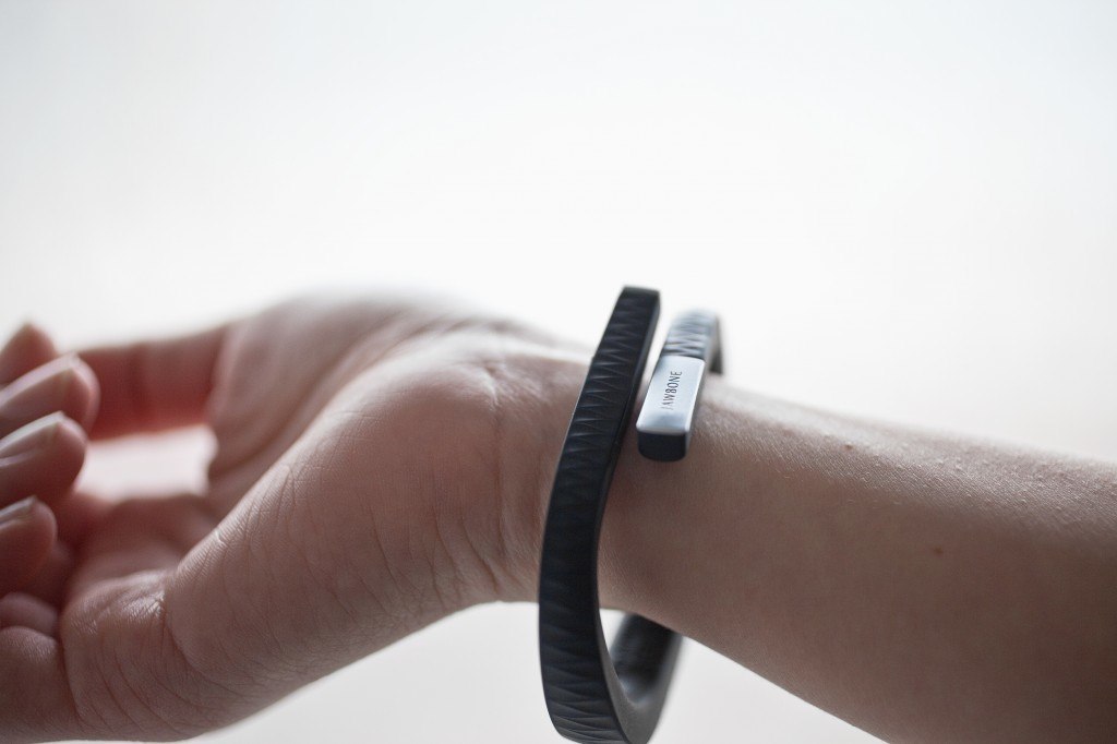 Jawbone met armband Up (foto: Wired)