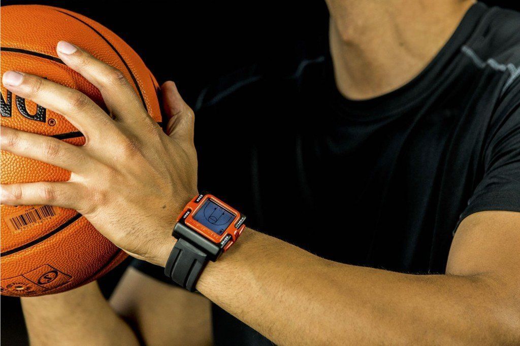 Eerste basketbal smartwatch (foto: hooptracker.com)