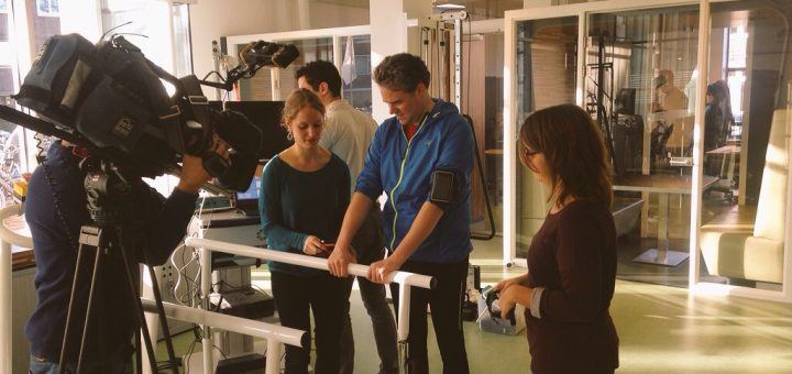 Onderzoekers Tryntsje Fokkema (r) en Thea Kooiman (l) van Hanzehogeschool Groningen