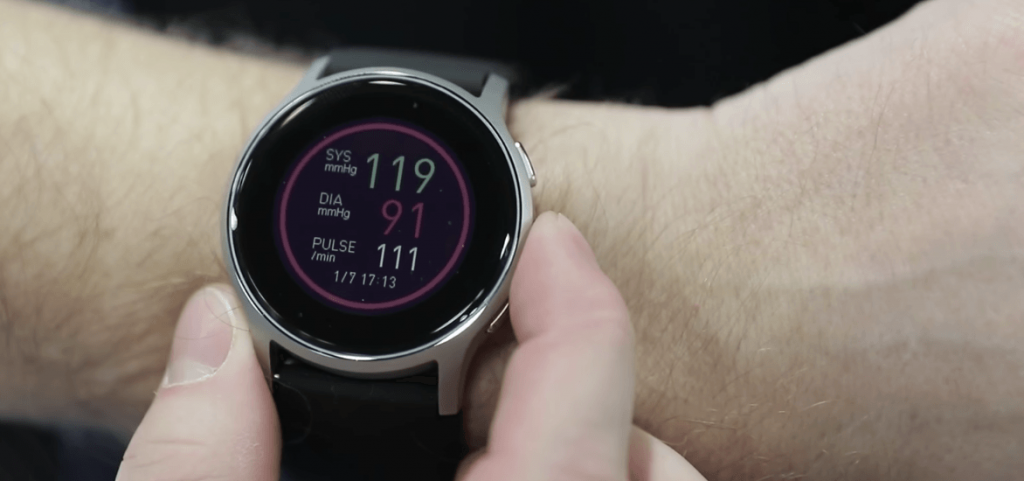 Slaapzaal desinfecteren vluchtelingen Newsroom: HeartGuide (smartwatch met bloeddrukmeter) in januari 2019 op de  markt - SmartHealth